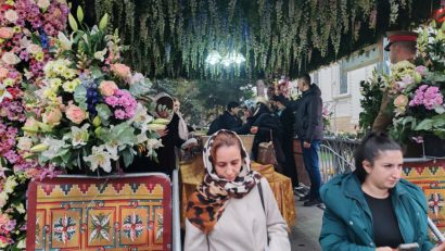 Numărul pelerinilor care se închină la racla cu moaştele Sfintei Cuvioase Parascheva, la Catedrala Mitropolitană din Iaşi, în creştere