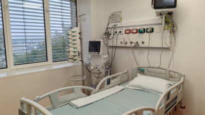 Botoşani: O fetiţă în vârstă de 10 ani se află în comă, după ce ar fi acuzat dureri puternice de cap