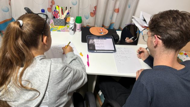 (AUDIO) Studenți de la Universitatea ”Al. I. Cuza” din Iași, mentori pentru elevi din medii vulnerabile