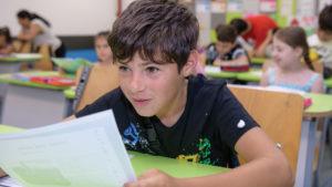 Ministerul Educaţiei: Reglementări privind temele pentru acasă în învăţământul preuniversitar