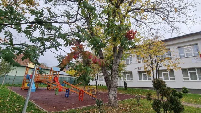 Dotări IT în școlile și grădinița din Siret, județul Suceava. Adrian Popoiu, edilul șef cu Mihai Florin Pohoață, la ”Pulsul Zilei” – 25.11.2025.