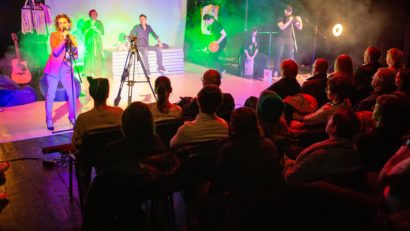 Unicul spectacol din țară care abordează estetic epilepsia se joacă la Teatrul Luceafărul