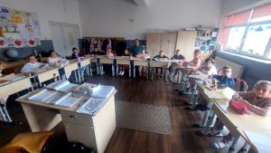 #StareaEducației (REPORTAJ) Școala în regim simultan, între efort și dăruire: lecții de la Cilibiu, comuna Golăiești, județul Iași