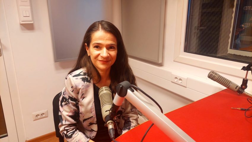 #StareaEducației (INTERVIU) Zile de sărbătoare la Colegiul ”Emil Racoviță” din Iași, între tradiție și provocările noilor schimbări din educație. Mihaela Gotcu, directorul instituției:”Introducerea noilor planuri-cadru va aduce modificări în organizarea catedrelor. Pregătim o strategie, analizând impactul pe următorii patru ani și modul în care poate fi structurată oferta educațională.”