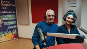 Omul care aduce vestea: Te simți singur chiar dacă ești într-un cuplu? Ce e de făcut?