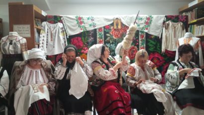 Erbiceni, Iași: sărbători sub semnele identitare ale șezătorii – teme ale emisiunii Tradiții de joi, 4 decembrie 2025, ora 21:03 – cu Dumitru Șerban