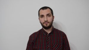 #StareaEducației (INTERVIU) Cosmin Florea, profesor de istorie, creatorul platformei ”Ora de Istorie”: ”La noi în țară, istoria nu este tratată serios. Este văzută ca o disciplină de mână a doua și apoi ne mirăm de ce tinerii cad pradă teoriilor conspiraționiste.”