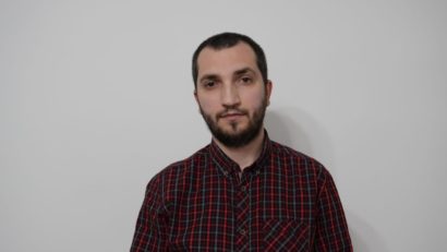 #StareaEducației (INTERVIU) Cosmin Florea, profesor de istorie, creatorul platformei ”Ora de Istorie”: ”La noi în țară, istoria nu este tratată serios. Este văzută ca o disciplină de mână a doua și apoi ne mirăm de ce tinerii cad pradă teoriilor conspiraționiste.”
