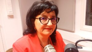 #StareaEducației (INTERVIU) „Biblioteca Vie”, proiectul care aduce lectura mai aproape de elevii Liceului „Dimitrie Cantemir” din Iași. Directorul Anca Dimitriu: ”Biblioteca Vie este o reîntâlnire cu cartea sub altă formă, mult mai blândă decât cea impusă, să zicem, de rigorile programei școlare.”