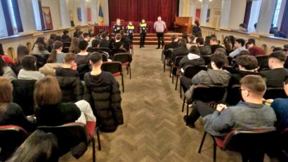 (FOTO) Campanie pentru prevenirea delincvenței juvenile în județul Botoșani