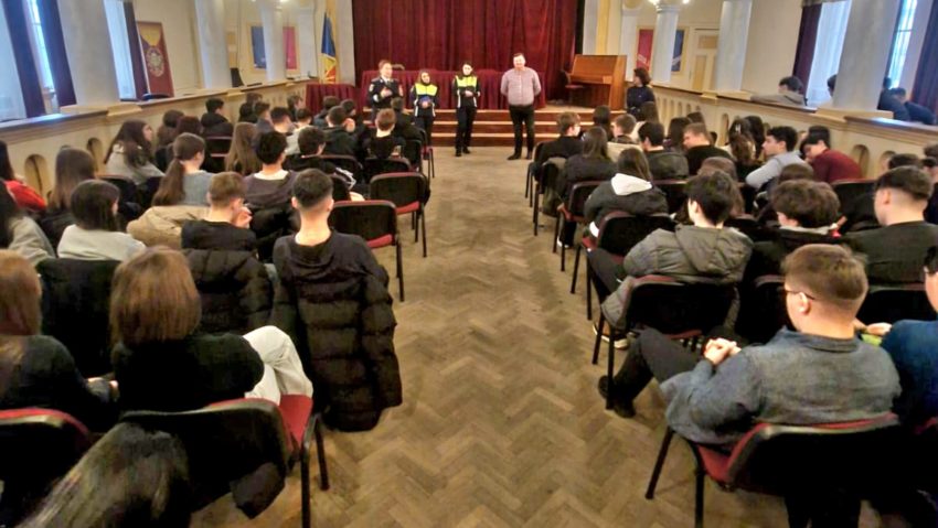(FOTO) Campanie pentru prevenirea delincvenței juvenile în județul Botoșani