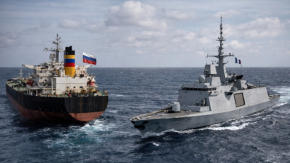 Marina franceză a interceptat în Marea Mediterană un petrolier suspectat că ar aparţine „flotei fantomă” a Rusiei