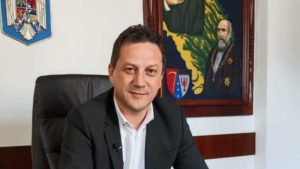 #StareaEducației (INTERVIU) Bogdan Suruciuc, șeful ISJ Botoșani: ”Peste 12 mii de elevi beneficiază de hrană la școală. Pentru unii este singura masă pe zi./ Prin măsurile impuse vara trecută, am redus la mai bine de jumătate învățământul simultan în județ.”  