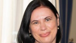 #StareaEducației (INTERVIU) Marilena Bârsan, director Liceul ”Ion Neculce” Iași: ”Unul dintre câștigurile elevilor, odată cu introducerea noilor planuri cadru alternative, va fi claritatea asupra parcursului educațional la finalul liceului. Pentru profesori va presupune mai mult timp petrecut împreună în școală, lucrând ca o echipă și ajungând la un consens care recunoaște importanța egală a fiecărei discipline.”