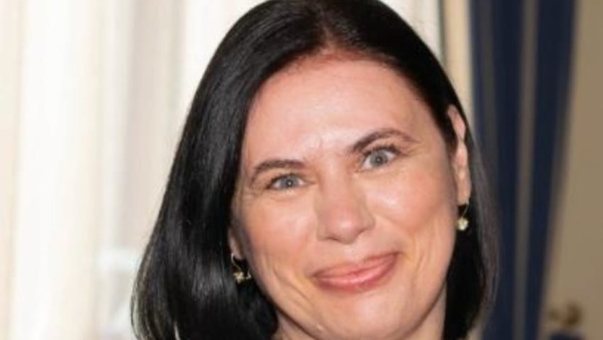 #StareaEducației (INTERVIU) Marilena Bârsan, director Liceul ”Ion Neculce” Iași: ”Unul dintre câștigurile elevilor, odată cu introducerea noilor planuri cadru alternative, va fi claritatea asupra parcursului educațional la finalul liceului. Pentru profesori va presupune mai mult timp petrecut împreună în școală, lucrând ca o echipă și ajungând la un consens care recunoaște importanța egală a fiecărei discipline.”