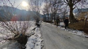 (AUDIO/ VIDEO) Neamț: Inundații la Farcașa, provocate de zăporul de pe râul Bistrița