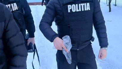 Botoşani: Percheziţii ale poliţiştilor într-un dosar privind deţinerea ilegală de arme