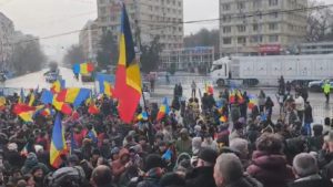 (VIDEO) Protest în Piața Unirii din Iași împotriva administrației locale și a Guvernului