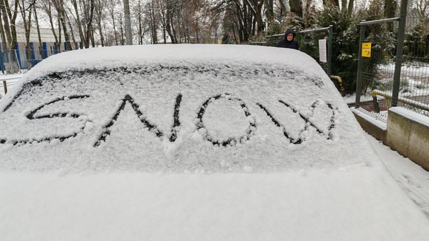Stare de urgenţă în aproape jumătate din SUA, din cauza furtunii de zăpadă şi a gheţii
