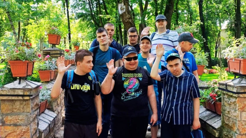 Tineri și adulți cu autism sever din Iași primesc acces la educație funcțională și incluziune socială printr-un proiect incluziv