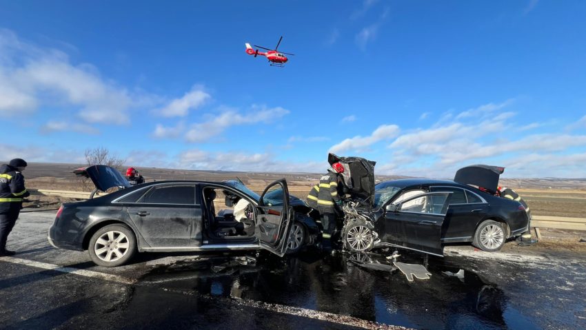 (AUDIO) Tragedie la Ciortești: Două autoturisme s-au ciocnit frontal, trei persoane și-au pierdut viața