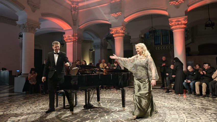 Melodie, Dor, Magie – Mezzosoprana Ruxandra Donose și pianistul Sergiu Tuhuțiu, la Iași