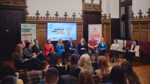 World Vision România: 9 din 10 tineri spun că programele educaționale le-au influențat decisiv viitorul