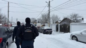 (FOTO) 44 de instalații clandestine descoperite la rețeaua de energie și gaze naturale în Roman, jud. Neamț