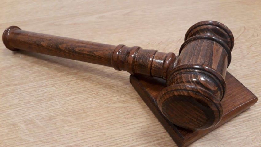 Dosar penal după ce un elev de 12 ani a fost agresat de profesorul de sport