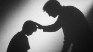 Mediator școlar din Roman, arestat preventiv pentru agresiune sexuală asupra unui minor