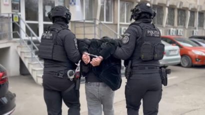 Șase persoane au fost reținute în urma perchezițiilor desfășurate astăzi în orașul Ștefănești din județul Botoșani