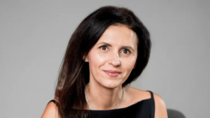 Sondaj eJobs: Peisajul internațional tot mai incert influențează intenția candidaților de a pleca la muncă în străinătate