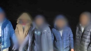 Iași: Șase cetățeni din Bangladesh, prinși după ce au trecut Prutul cu o barcă gonflabilă, sprijiniți de călăuze din România și R. Moldova