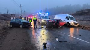 Intervenție a pompierilor ieșeni la un accident rutier cu victime încarcerate, în comuna Ruginoasa