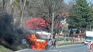 (VIDEO) NEWS ALERT: O ambulanță a luat for în mers în loc. Strunga, jud. Iași