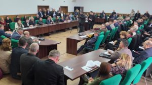 (AUDIO) Vaslui: Administrația publică reduce aproximativ 150 de posturi, conform ordonanței privind tăierile de până la 30% din organigrame