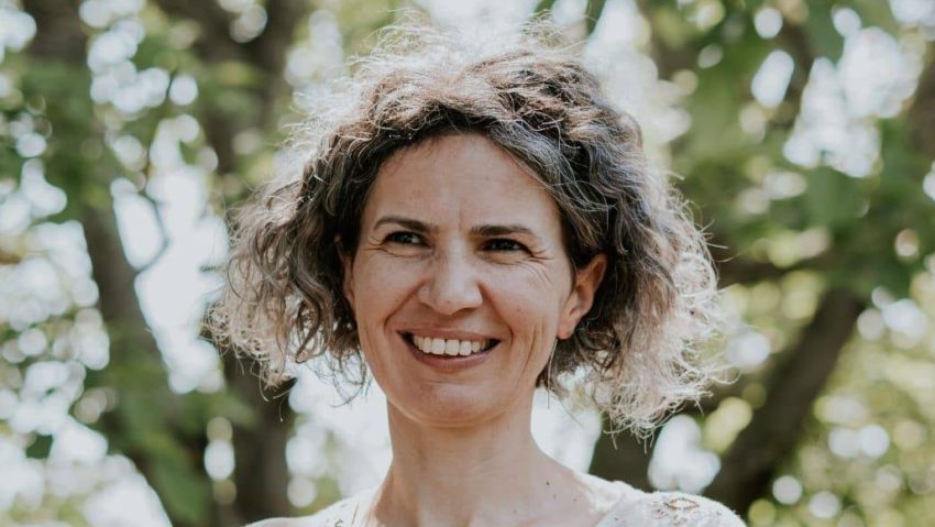 Maraton de lansare de carte la Iași! „Copile drag, trăiește frumos”! Roxana Postolache, scriitoare, în matinal cu Adina Șuhan