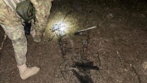 MApN: O dronă deviată de apărarea antiaeriană ucraineană s-a prăbuşit în România, la 4 km de graniţă