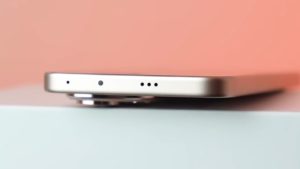 Pericolele invizibile din lumea digitală: Siguranța online începe acasă. Ghid esențial de confidențialitate pentru părinți