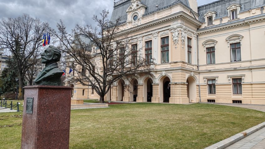 (AUDIO) Primăria Iași reduce aparatul administrativ cu circa 130 de posturi până la 1 iulie