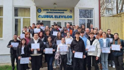 (AUDIO/FOTO) Elevi din Vaslui, în finala națională a concursului „Știu și aplic”