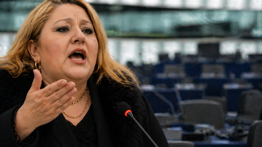 Parlamentul European a votat pentru ridicarea imunităţii eurodeputatei Diana Iovanovici Şoşoacă