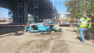 (FOTO/ VIDEO) Accident grav în Iași: Autoturism căzut de pe Pasarela Bucium