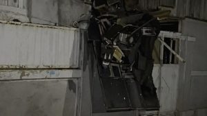 Galaţi: 217 persoane, printre care 11 cu probleme medicale, evacuate din zona afectată de prăbuşirea dronei