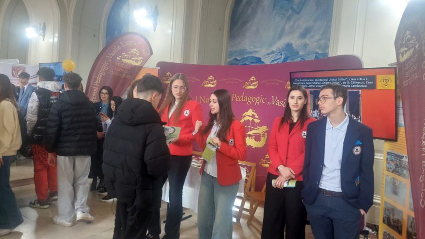 (AUDIO/FOTO) Elevii ieșeni descoperă ofertele liceelor la Salonul Ofertelor Educaționale