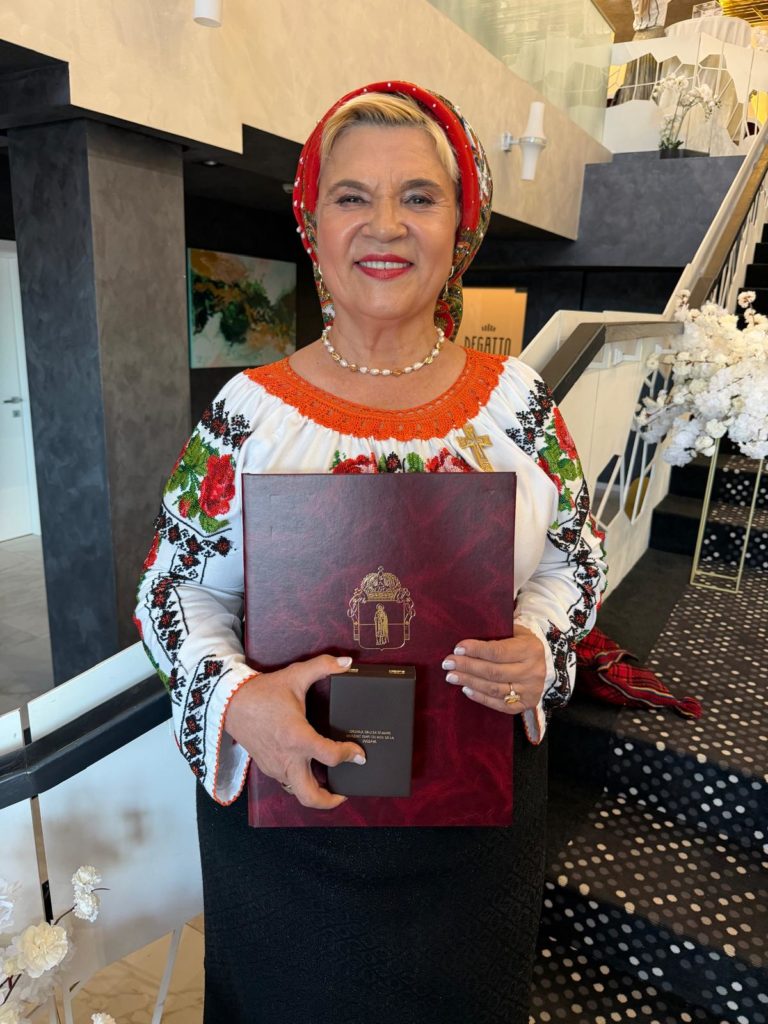 Elisabeta Turcu, Mihaela Apostol și Brândușa Covalciuc Ciobanu