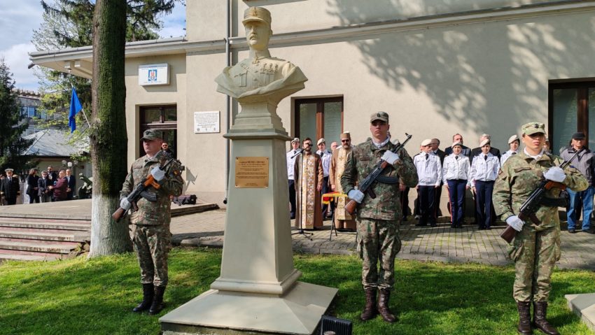 (AUDIO/ VIDEO) Manifestările dedicate Zilelor Forțelor Terestre Române au început astăzi la Iași