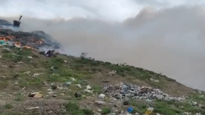 Iaşi: Groapa de gunoi din Ţuţora a luat foc