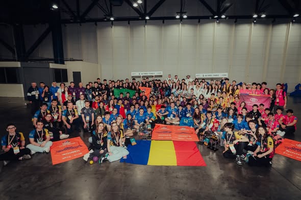 Patru echipe din România pe primele locuri la Campionatul Mondial de Robotică din SUA