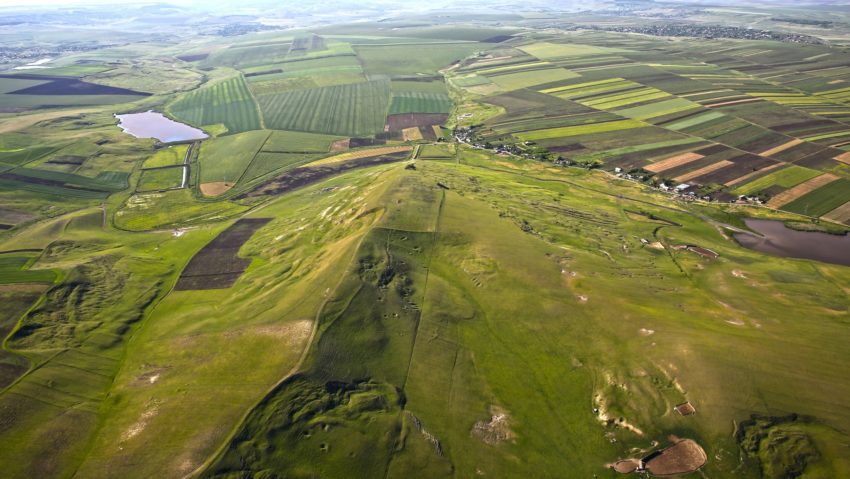 (AUDIO) Civilizaţia preistorică Cucuteni-Trypillia a fost inclusă oficial pe listele indicative UNESCO ale României, Republicii Moldova şi Ucrainei